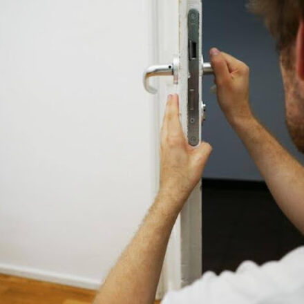 Key Considerations For Hiring The Best Locksmith Services